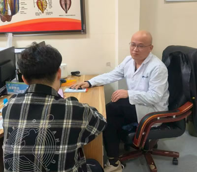 凉山彝族自治州|男科医师高朋磊：守护男性健康，专业男科诊疗